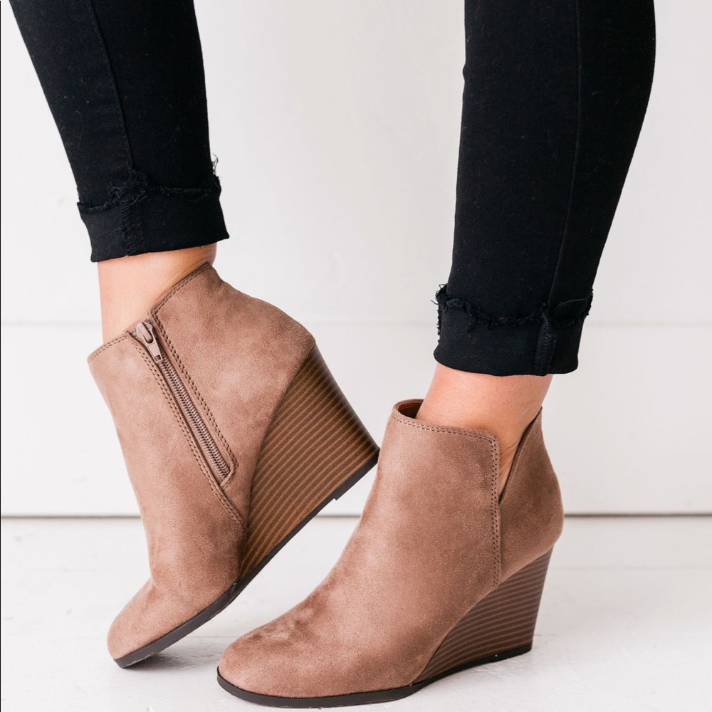 HP BEST IN BTQS Taupe wedge bootie - Picture 3 of 6